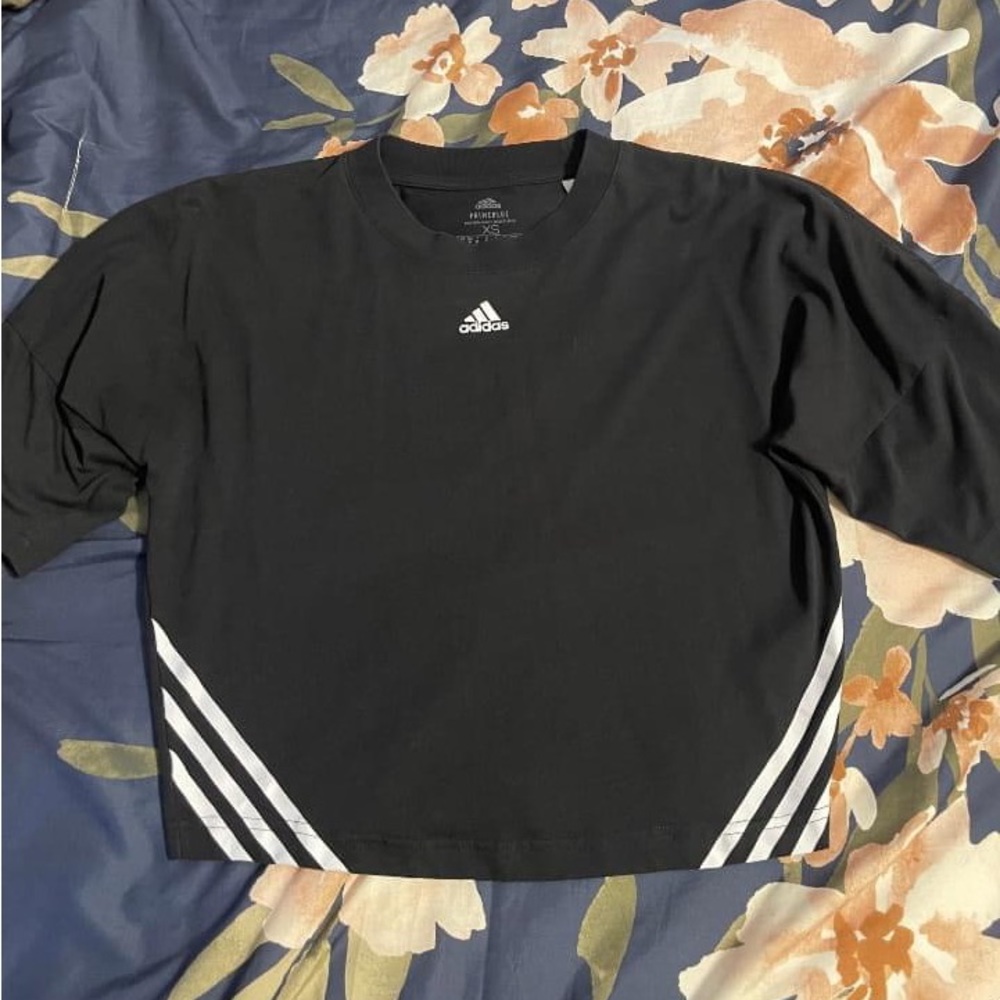 Adidas shirts size Small